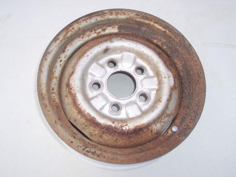 Vintage shasta lo-flyte camper 13" rim (2)