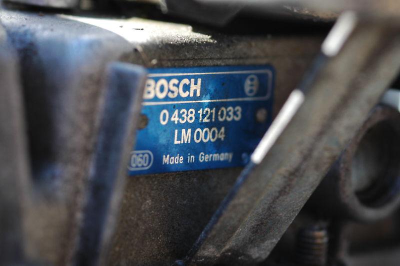 1986-1990 mercedes 300e  bosch fuel injection unit complete (bolt-on) oem