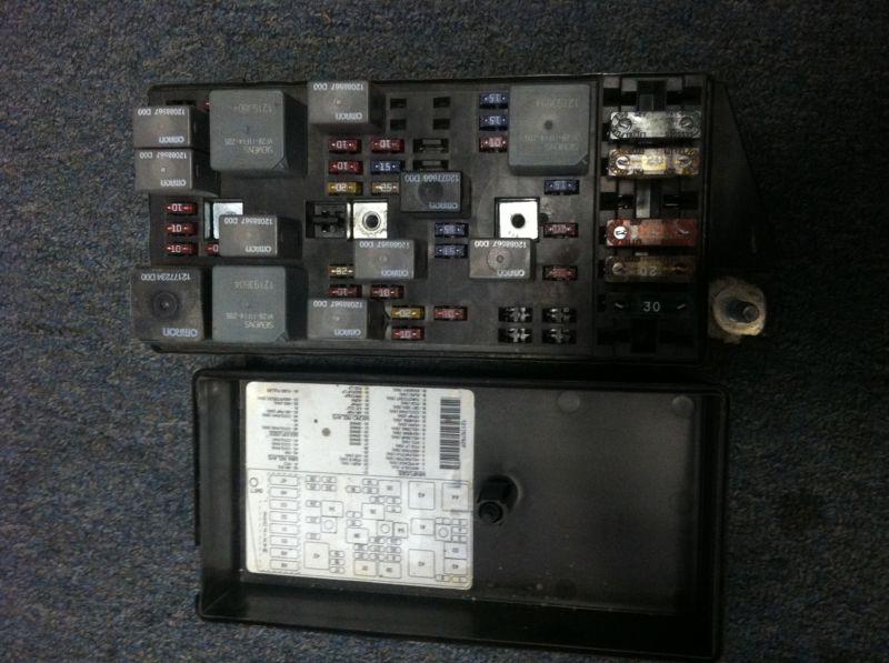Sell 9704 CORVETTE FUSE BOX (UNDER HOOD) OEM **ORIGINAL** in San Jose