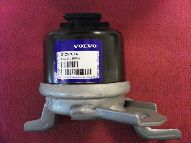 New genuine volvo s60 s80 xc60 xc70 v70 right side engine pad mount oem