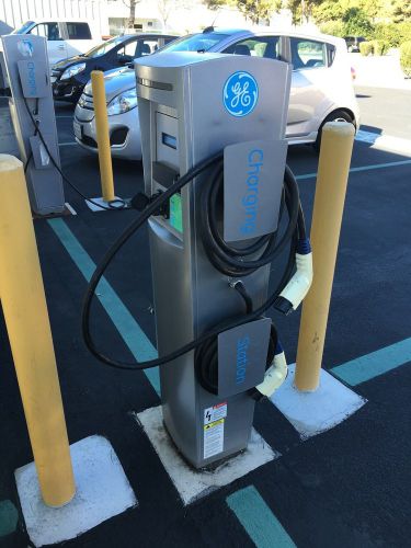 Ge durastation dual electric vehicle charging station (used)