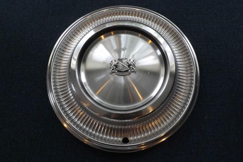 1972 - 1978 chrysler 15" hubcap hub cap good used part number 3580305