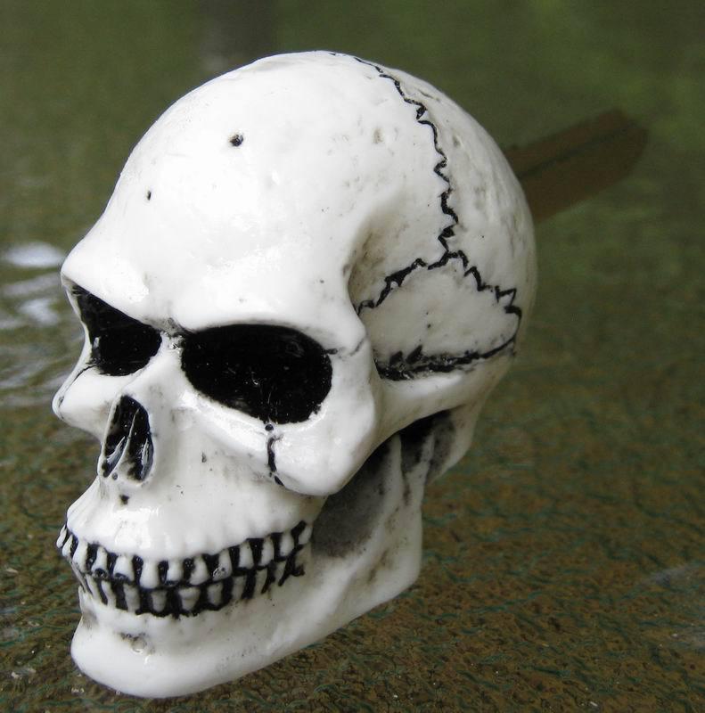 White huge skull key blank victory vegas/jackpot/8ball/hammer/vision