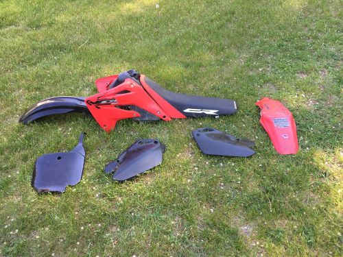 Honda cr85 plastics tank seat cr 85 cr85r fenders number plates shrouds 05