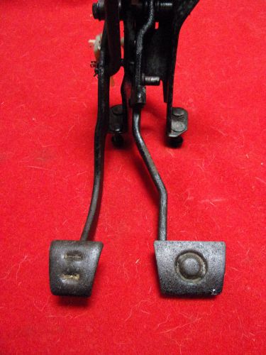 Nova clutch &amp; brake pedal support gm used parts 4 speed 75 76 77 78 79 chevy