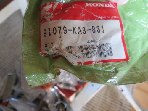 Nos oem honda pn 91079-ka3-831 rear shock needle bearing cr 125 250 500 xr 200