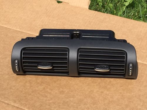 Mercedes-benz c-class w203 front dash center ac heater condition air vent grill