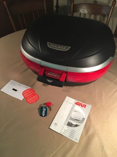 Givi monokey maxia  top case matte black, two keys, has key code