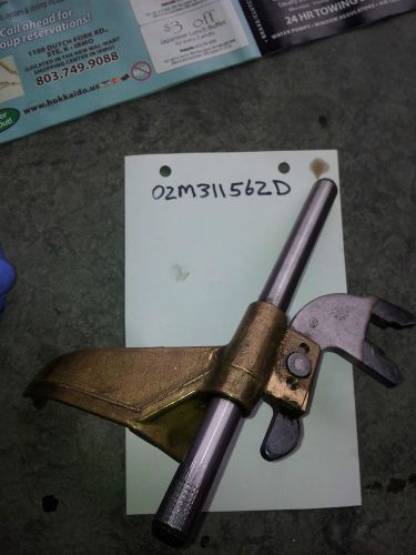 02m311562d audi tt 02m 6- speed quattro selector fork gears  5 and 6