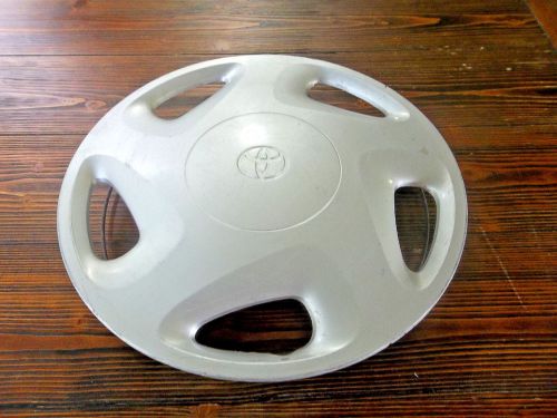Toyota tacoma 14&#034; oem wheel cover hub cap 42621-ad020 97 98 99 00
