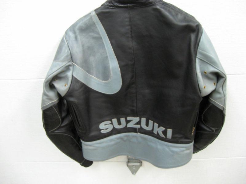 Vanson cobra perforated suzuki leather motocycle jacket size 42 near mint