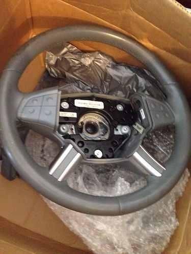 Mercedes benz steering wheel 2006/2010 gl/r/clk class grey color