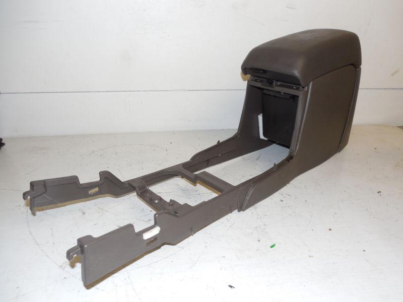 00 01 02 03 04 subaru outback legacy center console arm rest cup holders gray