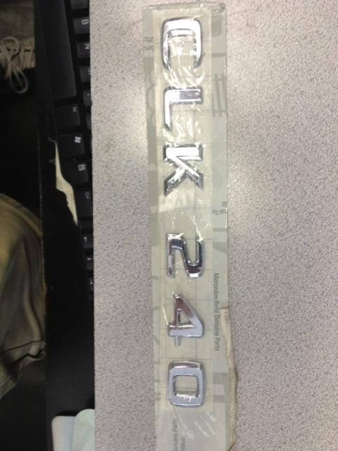 Mercedes clk240 emblem 2098170115