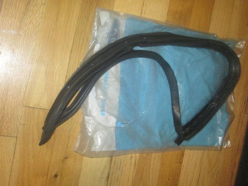 Nos 1980 81 82 83 84 85 86 87 88 89 ford e150 front door vent weatherstrip