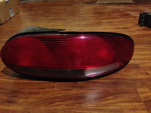 1996-2000 chrysler sebring convertible right side tail light taillight