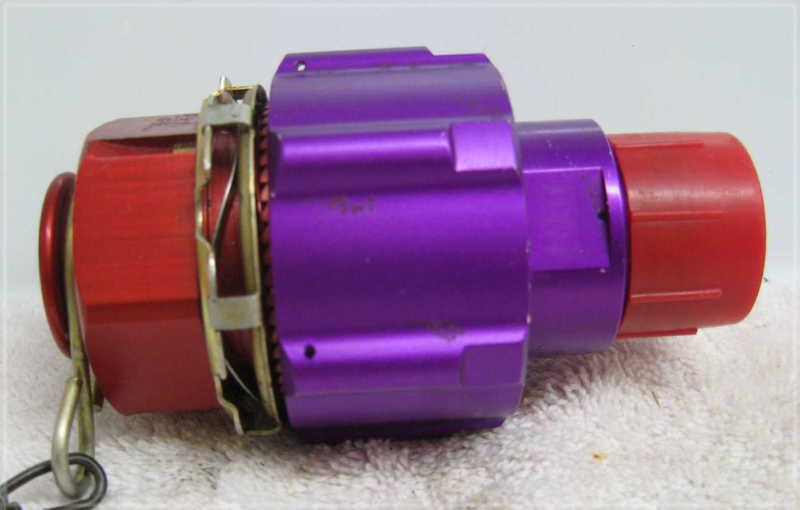 Aeroquip aircraft quick disconnect/connect hydraulic coupling