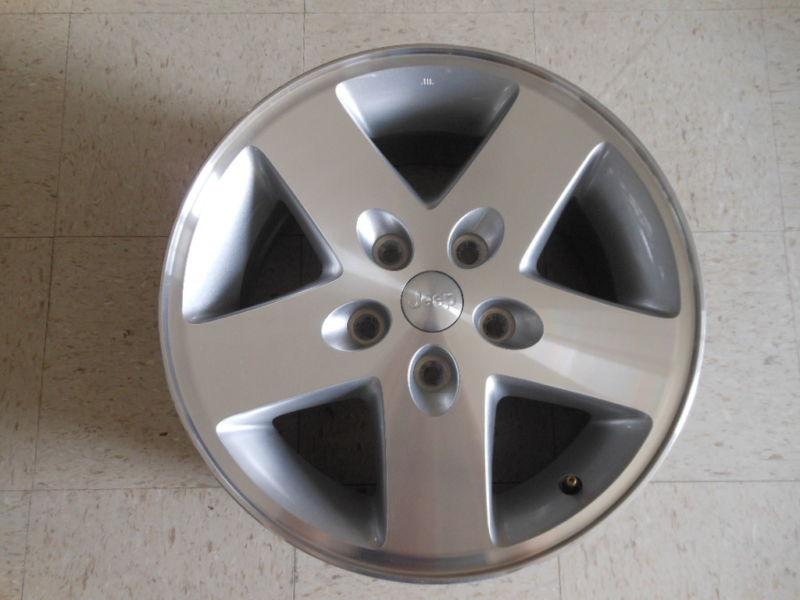 Jeep factory oem new take off 17x7.5 5 spoke aluminum wheel 