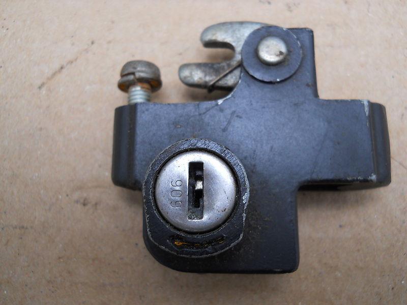 Kawasaki h1 e/f  1974 1975 seat lock key'd type locking seat assembly,good shape