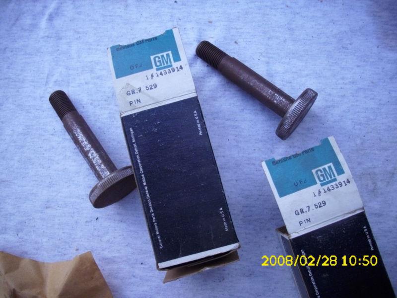Buy 1956 1962 CORVETTE PAIR GM NOS 1433914 REAR LEAF SPRING FRONT EYE