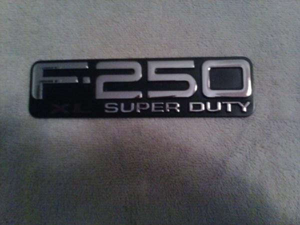 1999-2004 f250 xl fender emblem