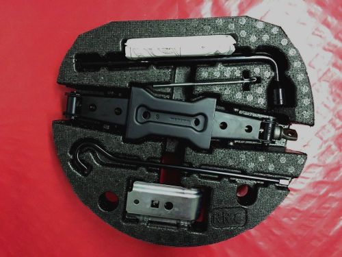 2011-2015  honda  odyssey  oem jack and tool kit in excellent condition