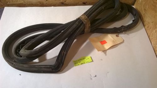 Mercedes w108 280se rubber front  window seal