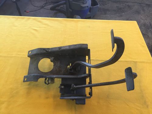 Toyota land cruiser fj40 / fj45 late model pedal bucket assembly oem