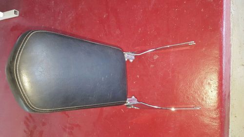 Harley backrest detachable