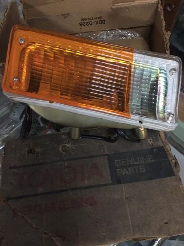 Toyota corona rt60 mark ii parking turn signal light lamp lh genuine nos japan