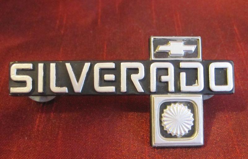 1981-1987 chevrolet silverado dashboard emblem
