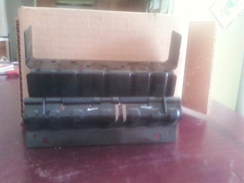 GM 15134813 HUMMER CONSOLE HINGE, US $20.00, image 2