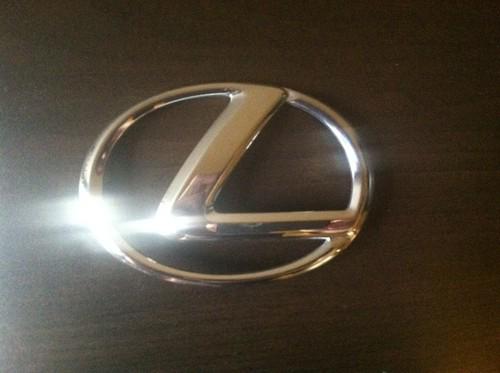 Lexus emblem 90975 02078