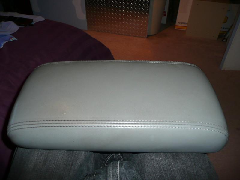 1997- 2001 lexus es300 factory center console lid arm rest used gray*nice