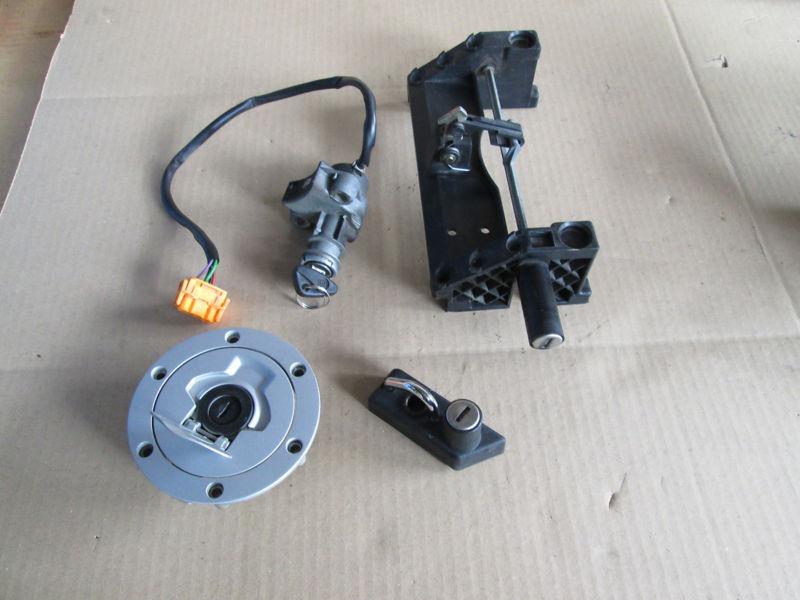 Buy 95 BMW R1100R R1100 1100 Lock set ignition, gas cap, seat locks with key in Portland, Oregon