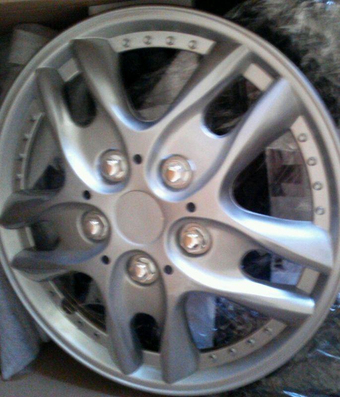 Buy Hyundai elantra 16" hub caps in Terryville, Connecticut, US, for US