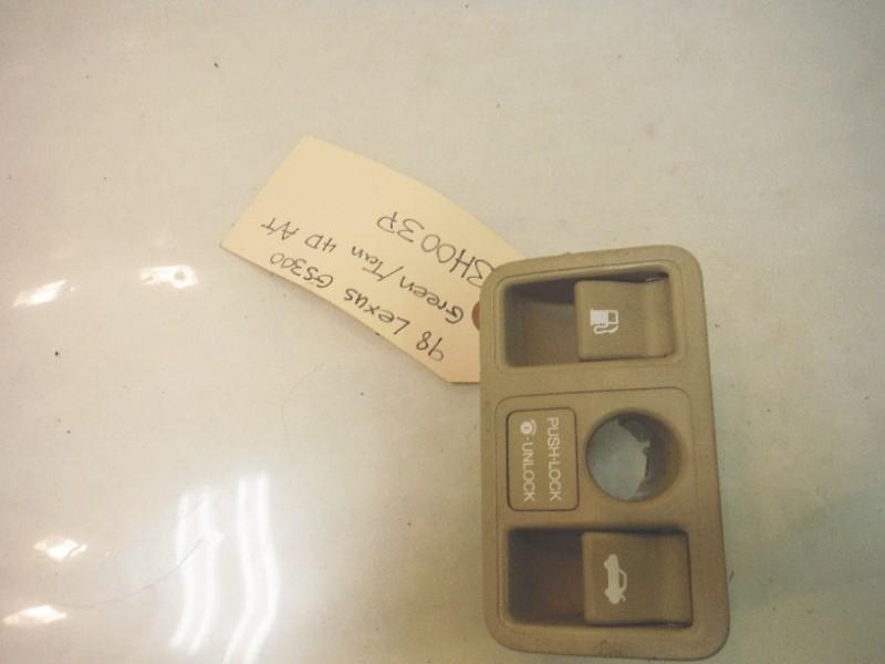 1999 lexus gs300 trunk gas door pop switch panel oem