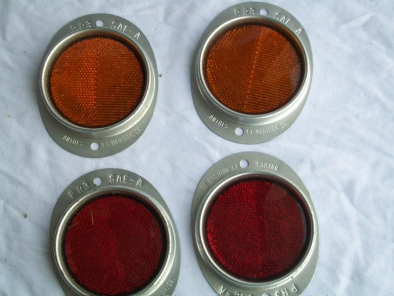 Truck or trailer reflectors