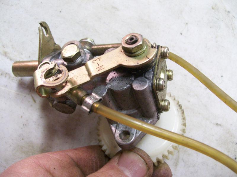 Buy Ski Doo Rotax 670 Mikuni oil pump assembly 90's Summit in Ludlow