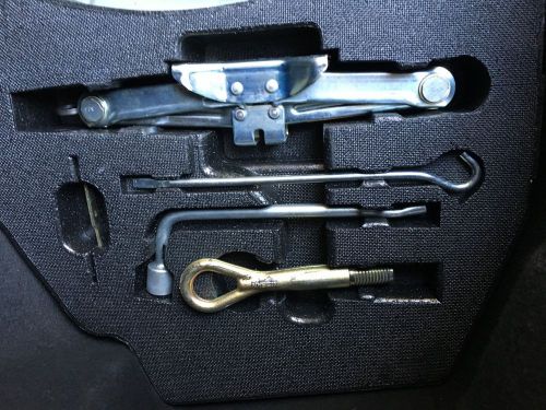 Infiniti m35 m45 2006-2007 oem emergency jack and all tools