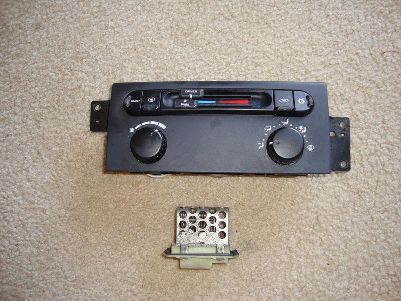 Find 0507 CHRYSLER PACIFICA DASH HEATER CLIMATE TEMP CONTROL in