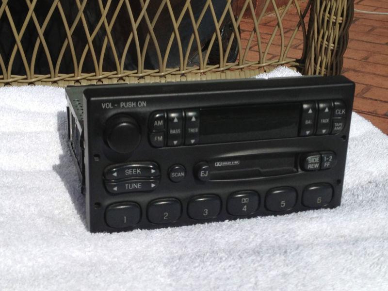 Ford f150 f250 f 150 250 truck am fm radio stereo tape cassette player oem