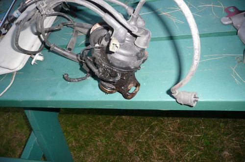 Ford festiva  early distributor with good vacuum canister  useable cap and wires