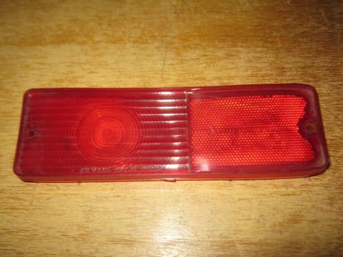 Chevy suburban taillight lens guidex guide it 1t sae 5959111 st1a 67 stia