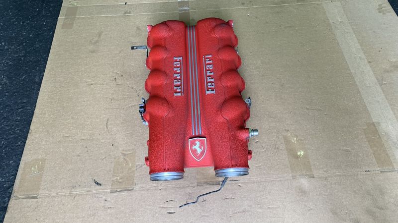 Ferrari california 4.3l 2011 engine air intake manifold