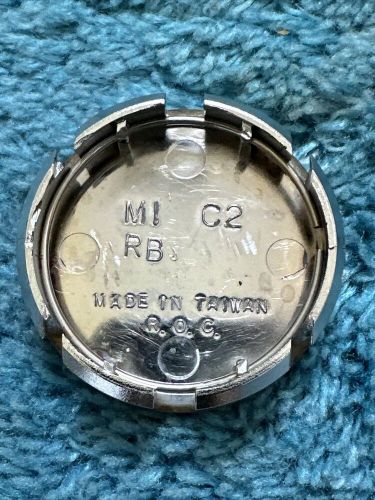 M1-c2-rb toyota center cap, lot of 2