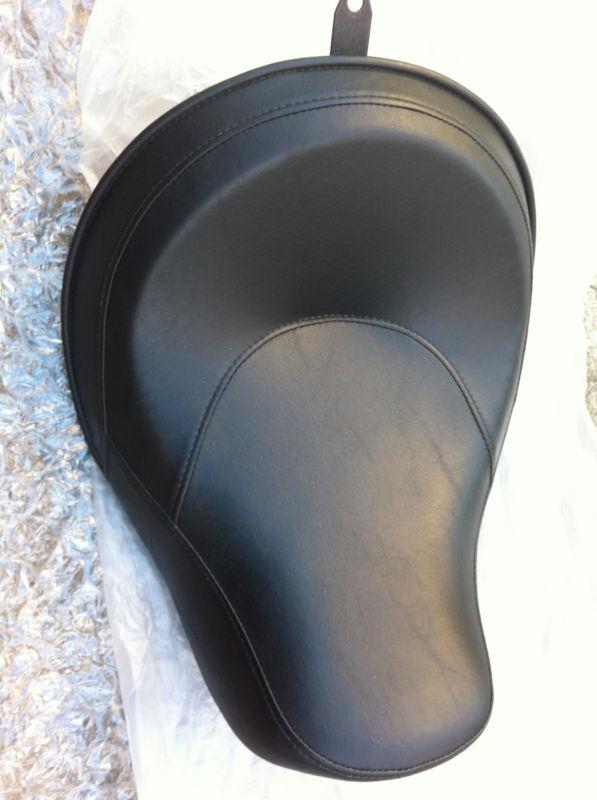 Harley davidson 2013 dyna street bob solo seat. mint condition!