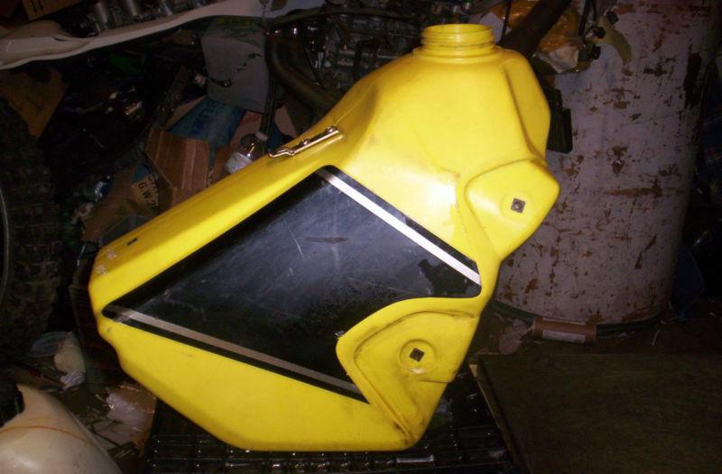 Find J 01 SUZUKI DRZ400 DRZ 400 2001 GAS FUEL PETROEL TANK in