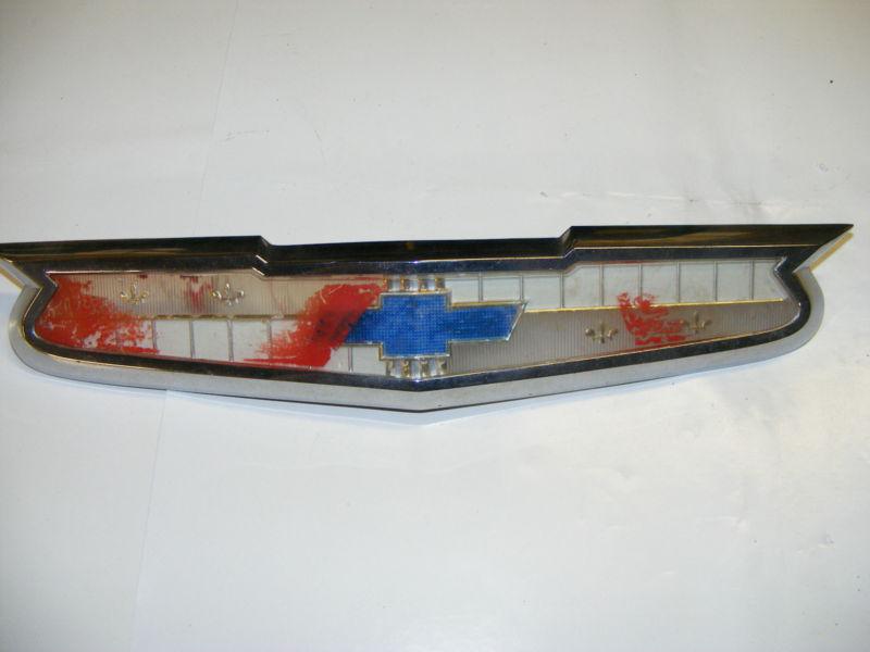 1955 CHEVROLET HOOD EMBLEM CHROME BEZEL GOOD USED, US $19.99, image 2