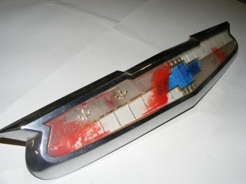 1955 CHEVROLET HOOD EMBLEM CHROME BEZEL GOOD USED, US $19.99, image 3